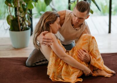 Objęcie ciała w masażu sensualnym